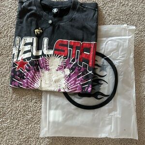 Black hellstar tee shirt in great condition.